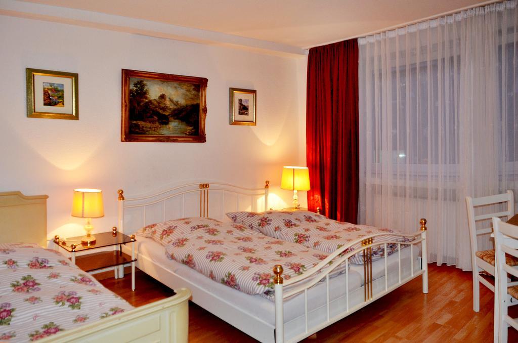 Hotel-Garni Ziegenhagen Köln Zimmer foto
